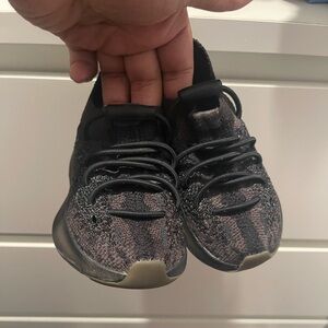 Yeezy Boost 380 "Onyx" non-reflective sneakers size 5C